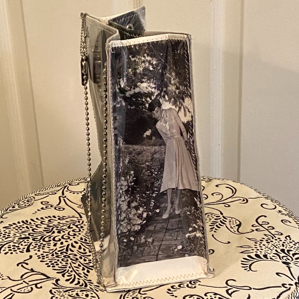 Audrey Hepburn Bucket Tote - Picture 5 of 6
